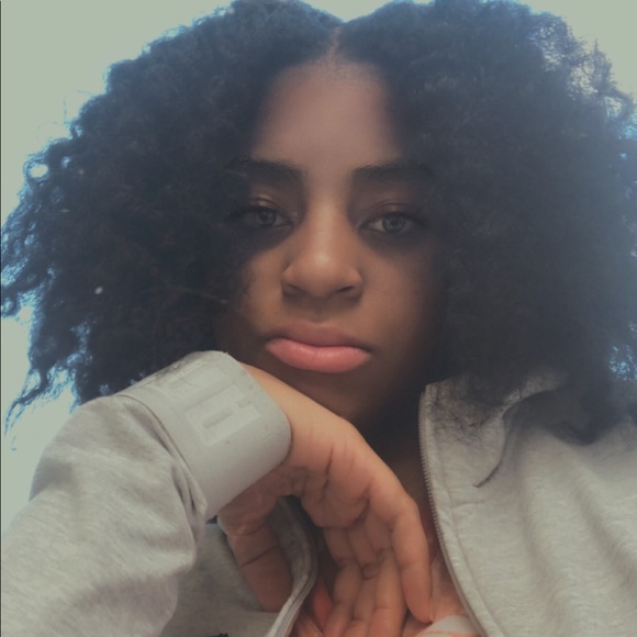 Meet your Posher - Picture 3 of 3